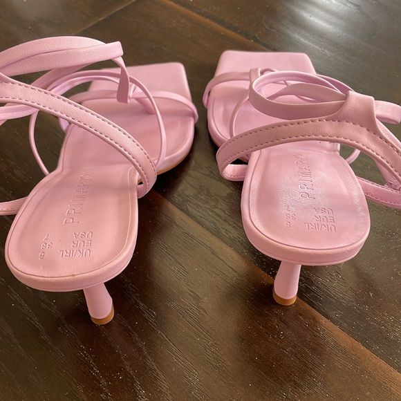 Beautiful Lilac Strapy Sandals - Picture 4 of 7